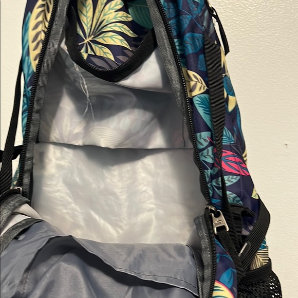 Colorful Leaf Pattern Backpack - Picture 3 of 5